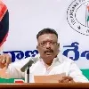 Dasoju Shravan furious on Telangana ministers