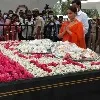 Ahead of 'Thalaivii' release, Kangana visits Jayalalithaa's memorial