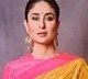 heroine kareena kapoor stopped at airport