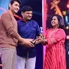 Mahesh Babu takes best actor award in SIIMA