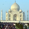 Agra tourist sector upbeat as number of vistors to Taj Mahal surge