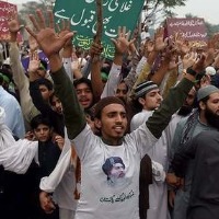 Pakistan govt surrenders to TLP, releases activists