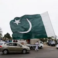 pak people protest against imran khan demand resignation