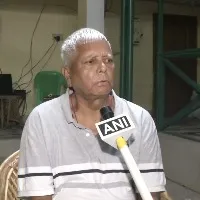 Lalu Returns Gives Message To Congress and BJP