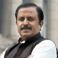 Madhu Yashki fires on KCR