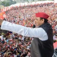 akhilesh yadav compares jinnah to gandhi and sardar patel