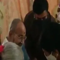Chranjeevi takes blessings of K Vishwanath