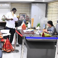 ప్రధానోపాధ్యాయుల పోస్ట్ లను సీనియారిటీ ప్రకారం భర్తీ చేయాలి: విజయవాడ మేయర్ రాయన భాగ్యలక్ష్మి