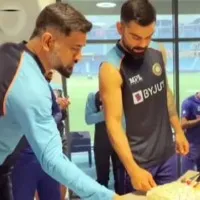 MS Dhoni leads Virat Kohlis birthday celebrations