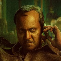 Actor Sunil's menacing look as 'Mangalam Srinu' in 'Pushpa: The Rise'