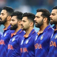 Pakistan former leggy Mushtaq Ahmed says there is two groups in Team India