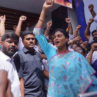 YS Sharmila to stage 72-hr protest to show solidarity with T'gana farmers