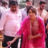 Mallika Sherawat to debut in Tollywood with 'Nagamati'