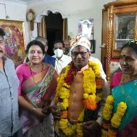 Pawan appreciates Padmasri recipent Yadla Gopalarao