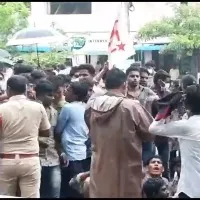 Students Confronted Police In Kakinada