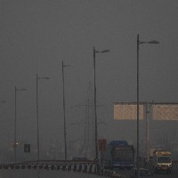 SC suggests 2-day lockdown in Delhi to bring down severe air pollution level