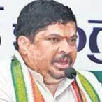 Few Congress leaders are working for TRS says Ponnam Prabhakar