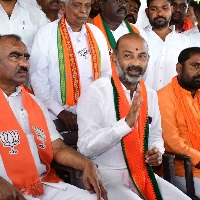 TRS, BJP cadres clash again in Telangana