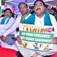 KCR is fighting against Centre says Errabelli