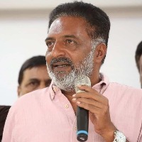 Farmers' protests: Prakash Raj tells PM, 'Sorry is not enough!'