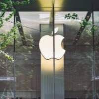 Apple patents foldable device with split screen