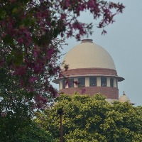 SC: Right to ventilate grievances against land acquisition shouldn't be unjustifiably extinguished