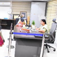 పారిశుధ్య నిర్వహణ, యూజర్ ఛార్జ్ ల వసూలు అంశాలపై విజయవాడ మేయర్ సమీక్ష