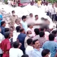 Chevireddy wishes Chandrababu at Rayala Cheruvu