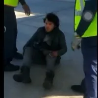 Man arrives Miami from Guatemala city sitting in flight landing gear