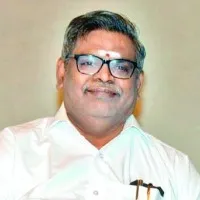 KCR praises Sirivennela