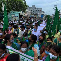 Tension during 'Mahapadyatra' by Amaravati farmers