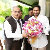 Niti Aayog team met AP CM Jagan at Tadeppali camp office