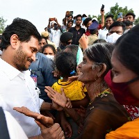 Andhra CM visits flood-hit Kadapa district