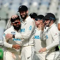 Team India lost three quick wickets in Mumbai test