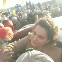 Farmers rounded Kangana Ranaut car and demands apology