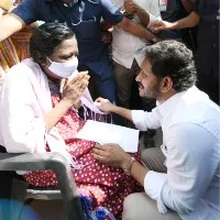 CM Jagan assures financial help to a kidney deceased woman