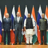 India inks 4 deals with Russia, including purchase of over 6L AK-203 rifles