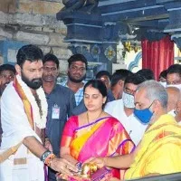 Kodali Nani gift to Bhadrachalam Sri Rama swamy