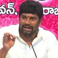 Balka Suman demands Etela Rajender to say sorry