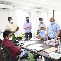 పాఠశాలలలో నాడు- నేడు పనులను సకాలంలో పూర్తి చేయాలి: వీఎంసీ కమిషనర్ 