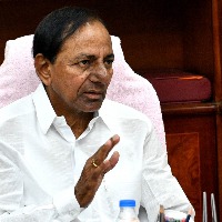 Telangana CM inspects construction of Secretariat