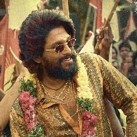 Allu Arjun lavishes 'Pushpa' team with gifts of gold coins, cash