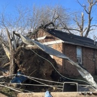 Over 30 tornadoes rip through 6 US states, wreaking deadly havoc