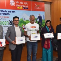 Bank of Baroda launches bob World Wave, a wearable payment solution