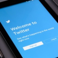 Twitter adds automatically generated captions for all videos