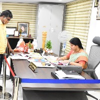 ఖాళీ అయిన సబ్జెక్టు టీచర్ల పోస్ట్ లను సీనియారీటి ప్రకారం భర్తీ చేయాలి: విజయవాడ మేయర్ రాయన భాగ్యలక్ష్మి