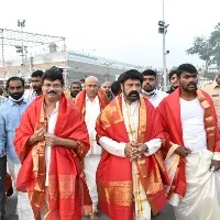 Balakrishna offers prayers to Tirumala Venkareshwara