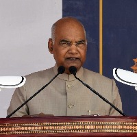 Vietnamese parliamentary delegation calls on President