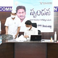 ప్రజా సమస్యల పరిష్కార వేదిక, స్పందనను సద్వినియోగ పరచుకోవాలి: వీఎంసీ కమిష‌న‌ర్ ప్ర‌స‌న్న వెంక‌టేష్