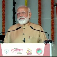 Raised marriage age to enable girls to study further: Modi